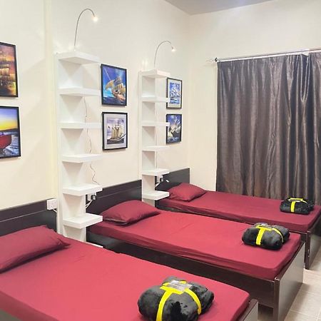 Dxb Backpackers Executive Vandrarhem Dubai Exteriör bild