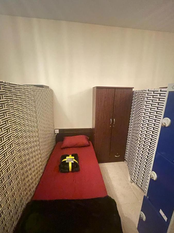 Dxb Backpackers Executive Vandrarhem Dubai Exteriör bild