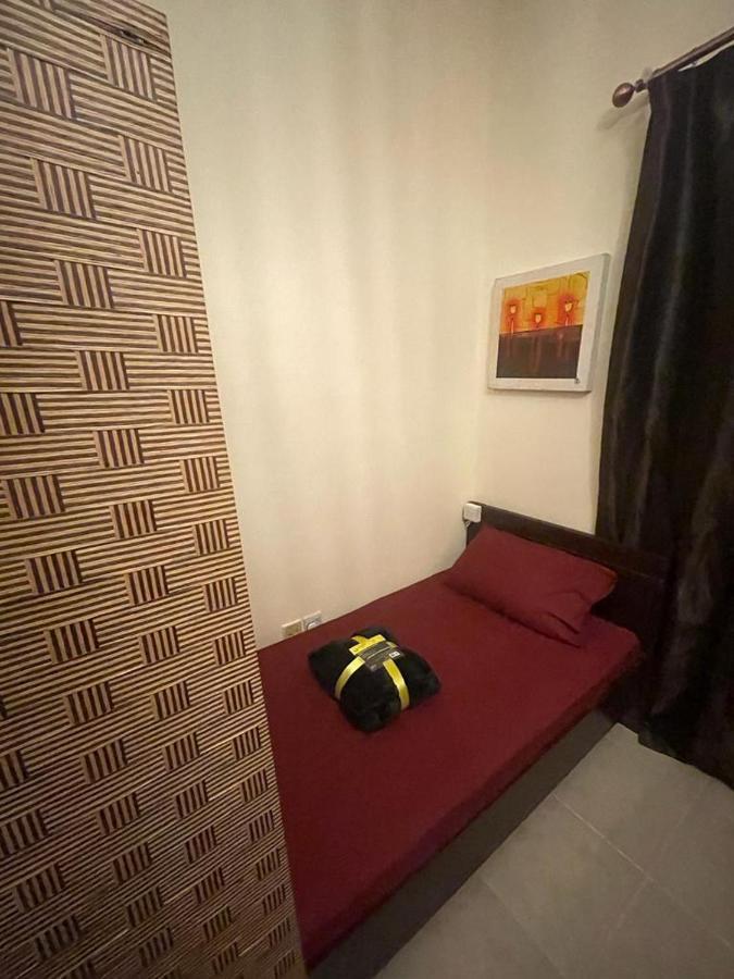 Dxb Backpackers Executive Vandrarhem Dubai Exteriör bild