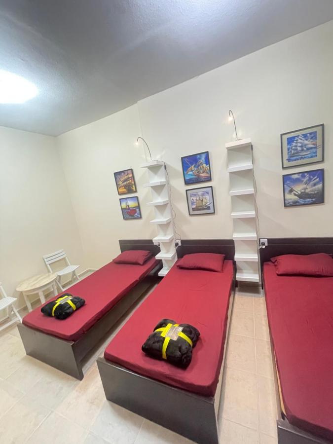 Dxb Backpackers Executive Vandrarhem Dubai Exteriör bild