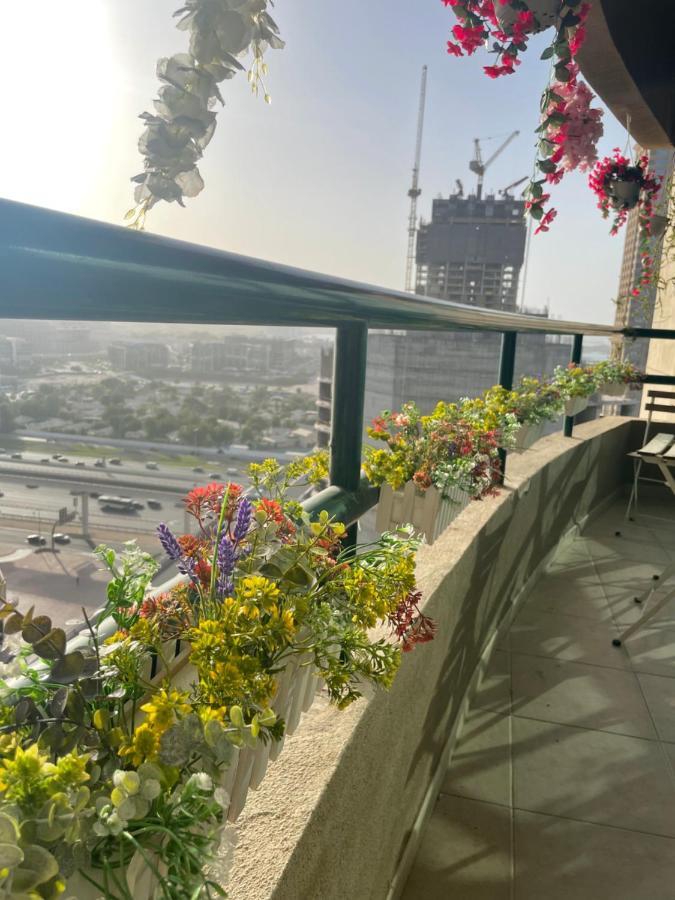 Dxb Backpackers Executive Vandrarhem Dubai Exteriör bild