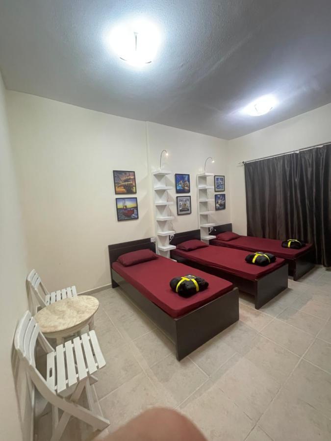 Dxb Backpackers Executive Vandrarhem Dubai Exteriör bild