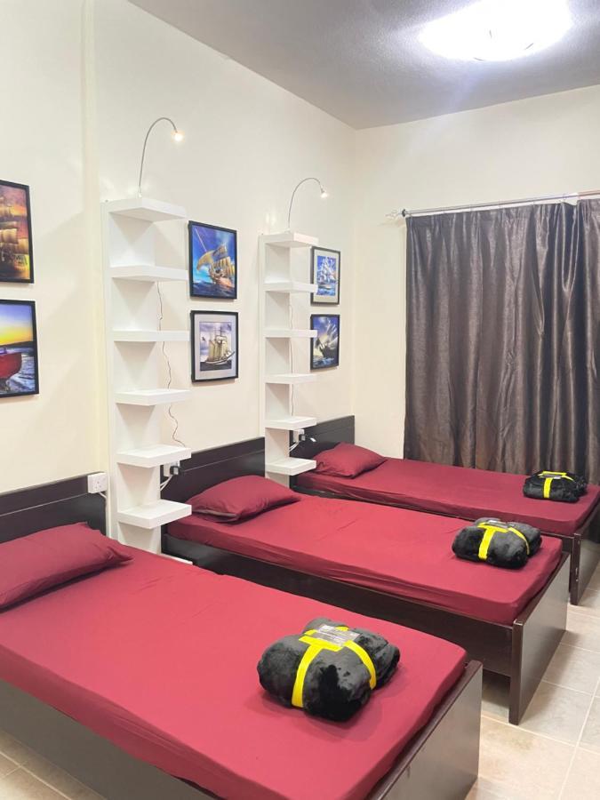 Dxb Backpackers Executive Vandrarhem Dubai Exteriör bild