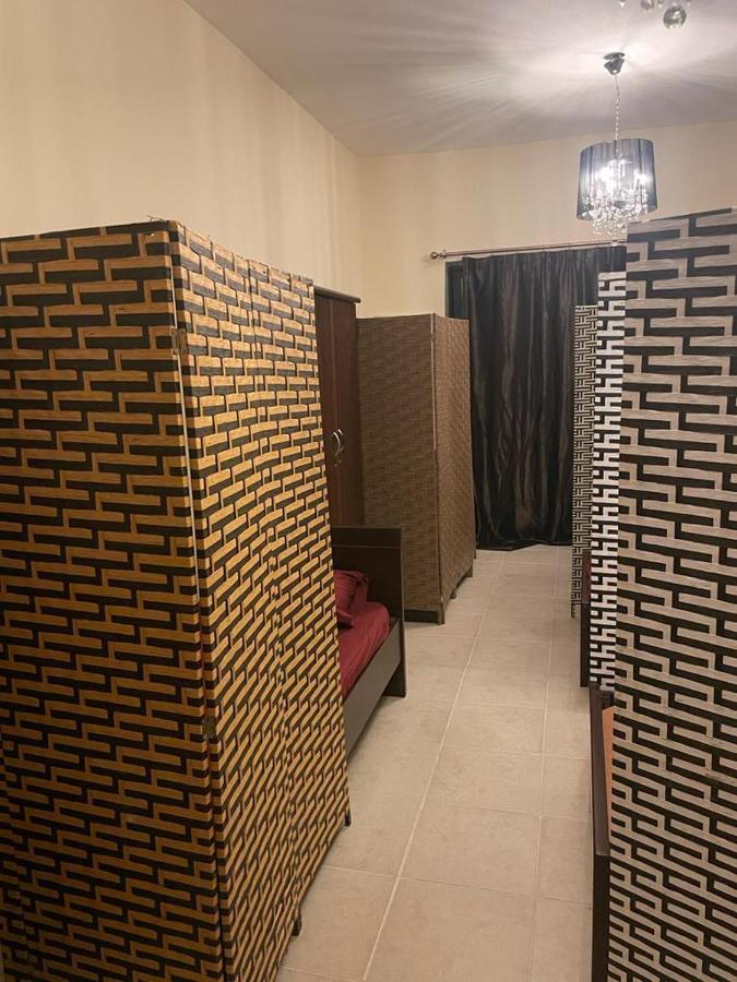 Dxb Backpackers Executive Vandrarhem Dubai Exteriör bild